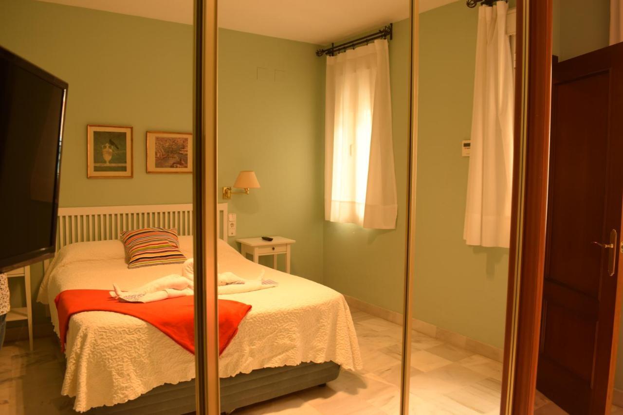 Duplex Donkey Parking Apartman Sevilla Kültér fotó